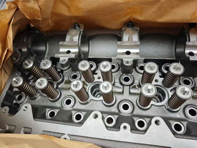Detroit S60 14L Cylinder Head 23538858